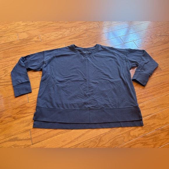 Eileen Fisher Navy Blue Light Long sleeve/ Crewneck Top Womens Size Medium - Picture 1 of 4